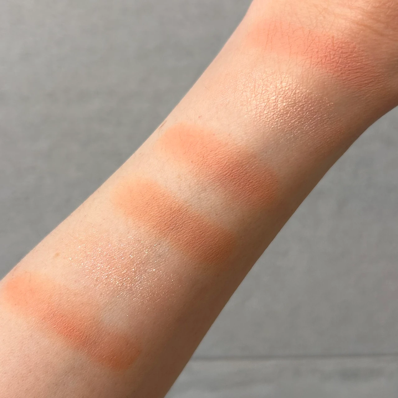 ウェイクメイク ソフトシアーマルチパレット 01 コーラルヘルツ