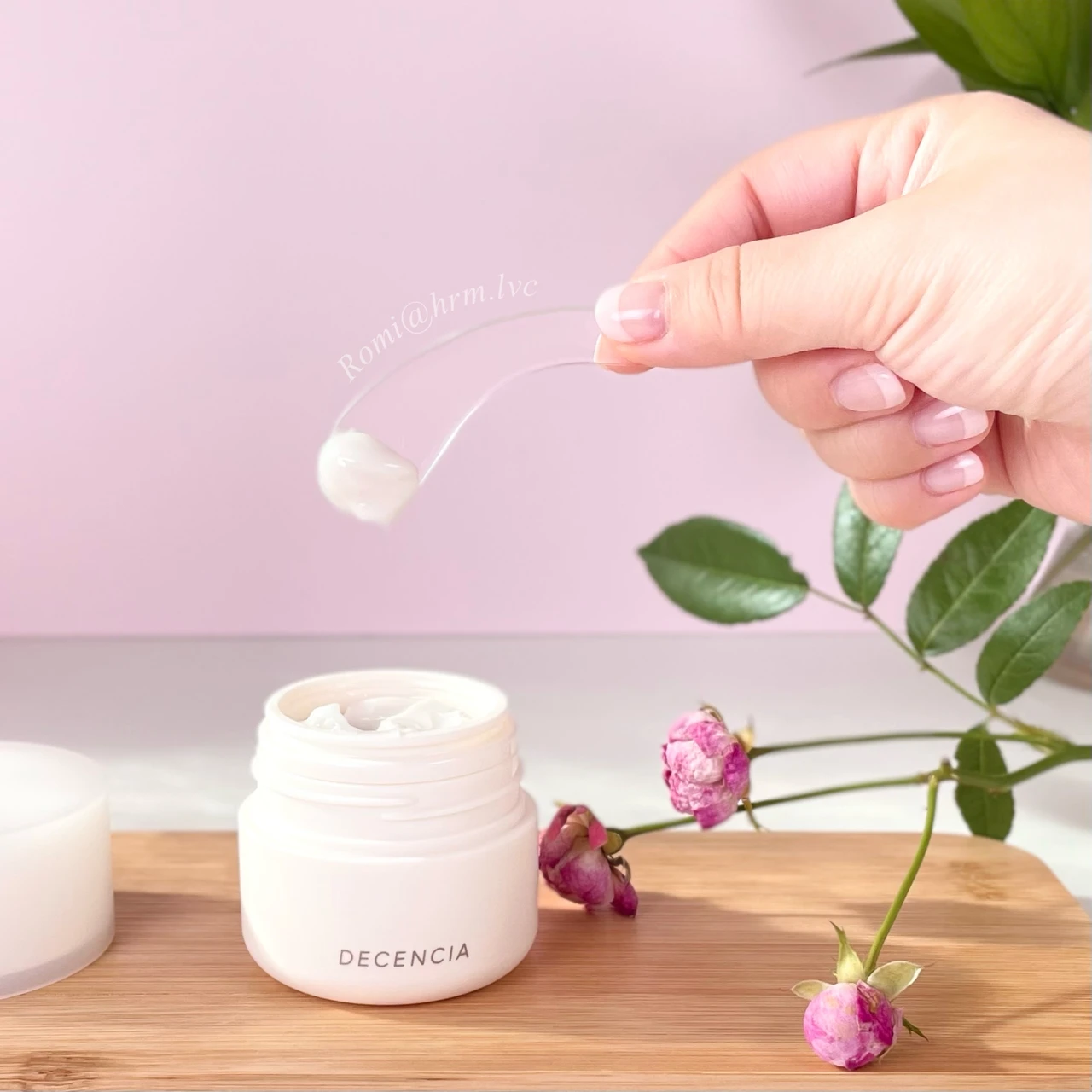 DECENCIA ディセンシア クリーム テクスチャー