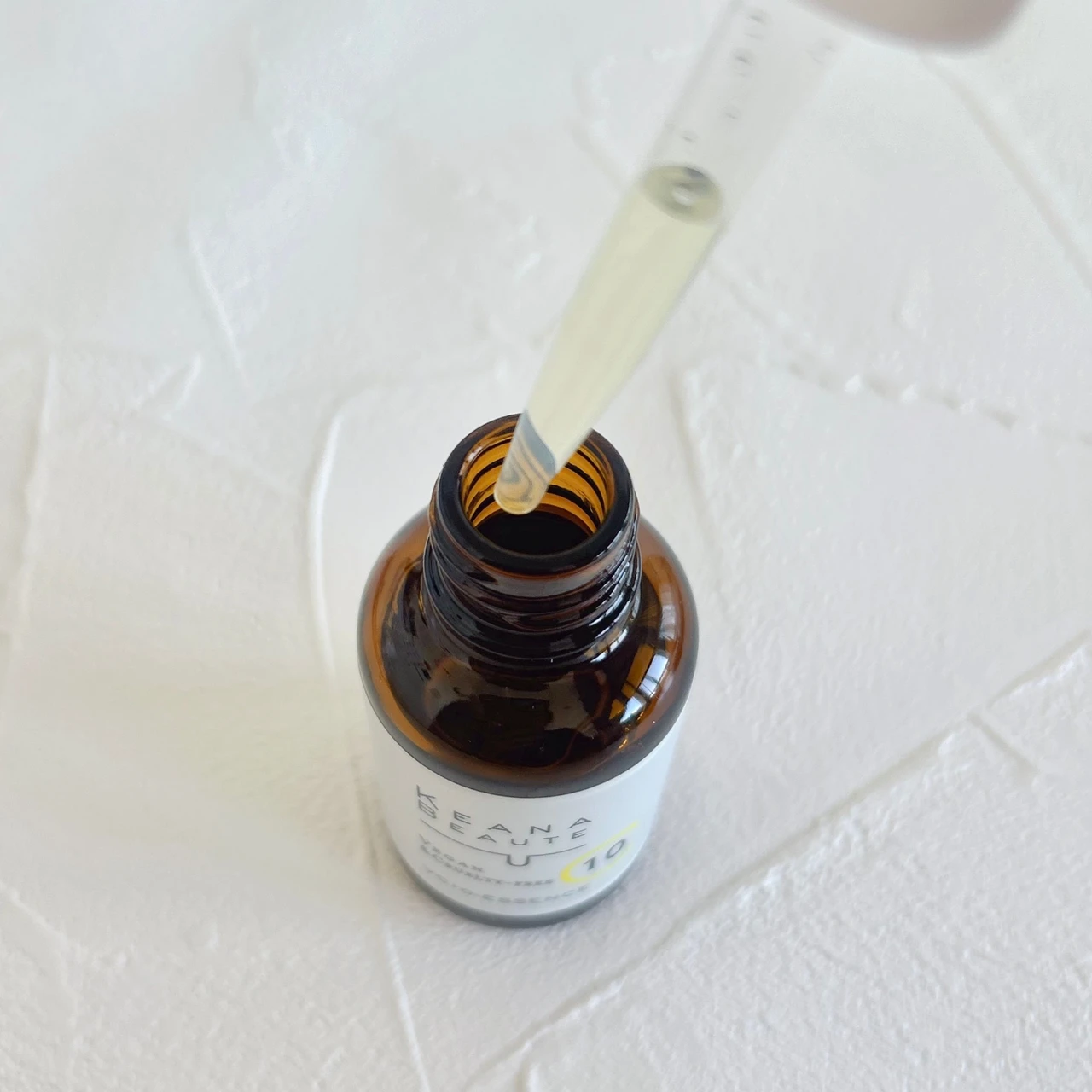 ケアナボーテ VC10濃美容液 テクスチャー