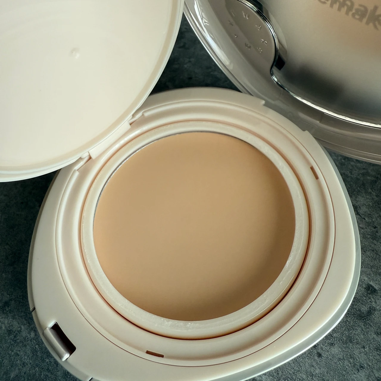 トレンドを押さえたシアーでワントーンの“映える”目元に！SNSでも話題の『WAKEMAKE』 ソフトシアーマルチパレットをお試し！_8