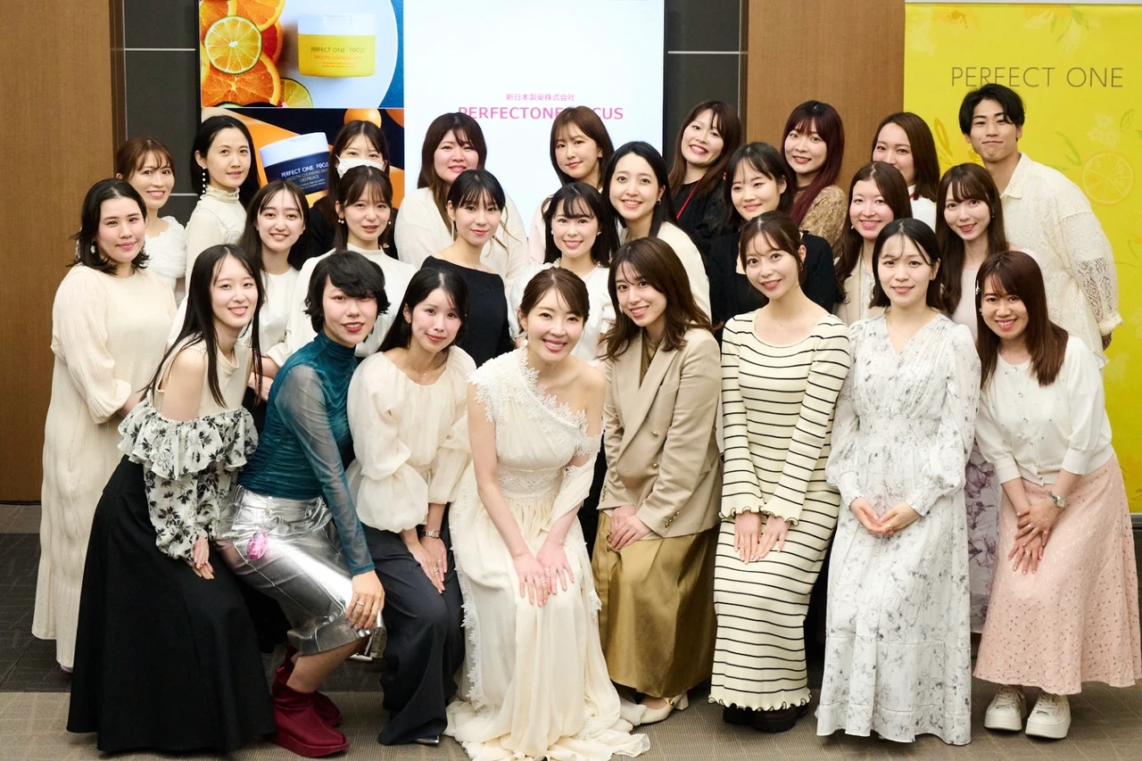 新日本製薬×マキア 大野真理子 イベント 集合写真