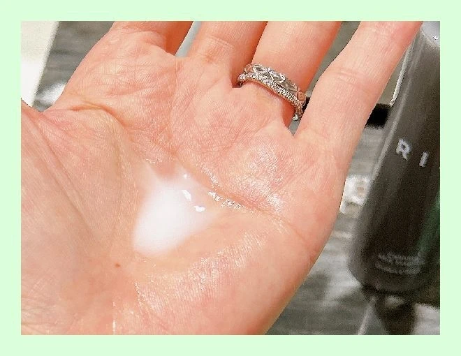 リズム カーミング ミルクエッセンスのテクスチャー