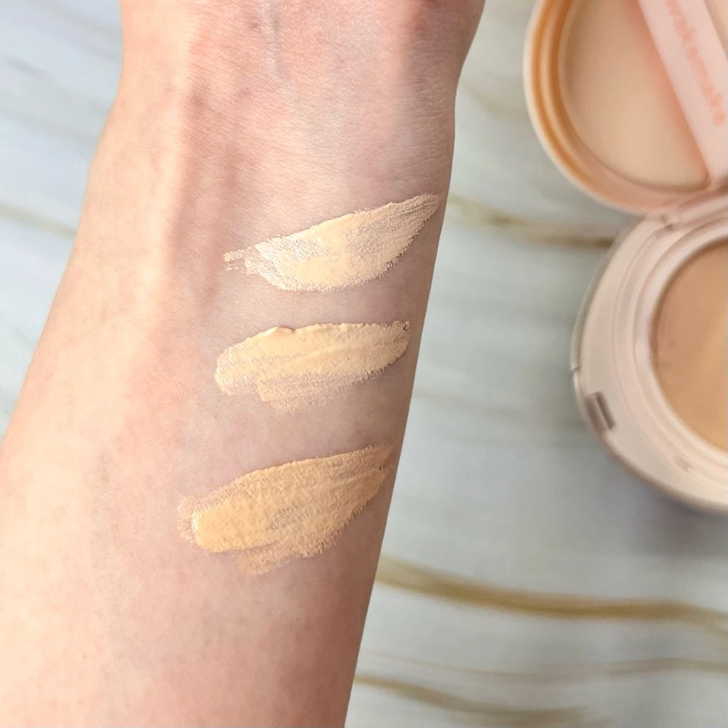 WAKEMAKE（ウェイクメイク）　『ウォーターグロウコーティングバーム』　ファンデーション