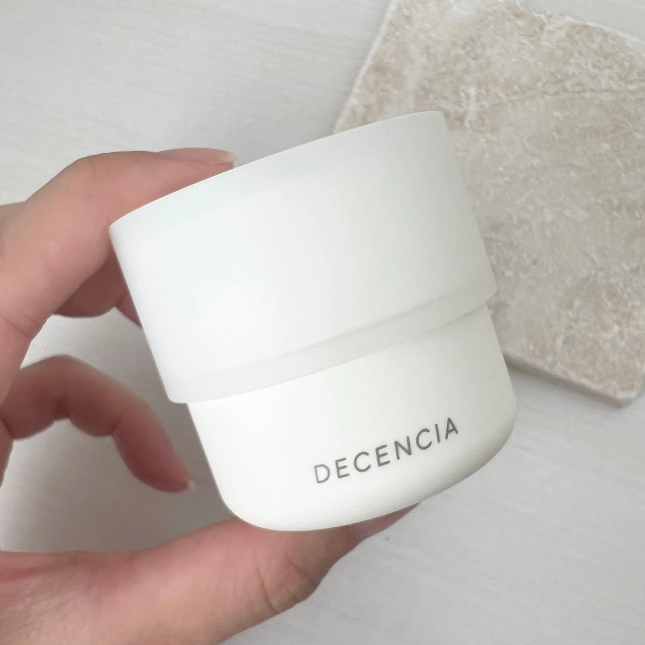 【DECENCIA(ディセンシア)】角層を育て健やかな肌にする「角層クリーム」でダメージ肌を立て直そう_2