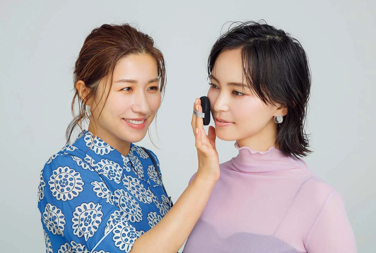 大人気マルチファンデ シリーズに仲間が登場 トレンドのなめらか毛穴レスな肌づくりはROSYROSAの全ファンデ対応*パフにお任せ!_2