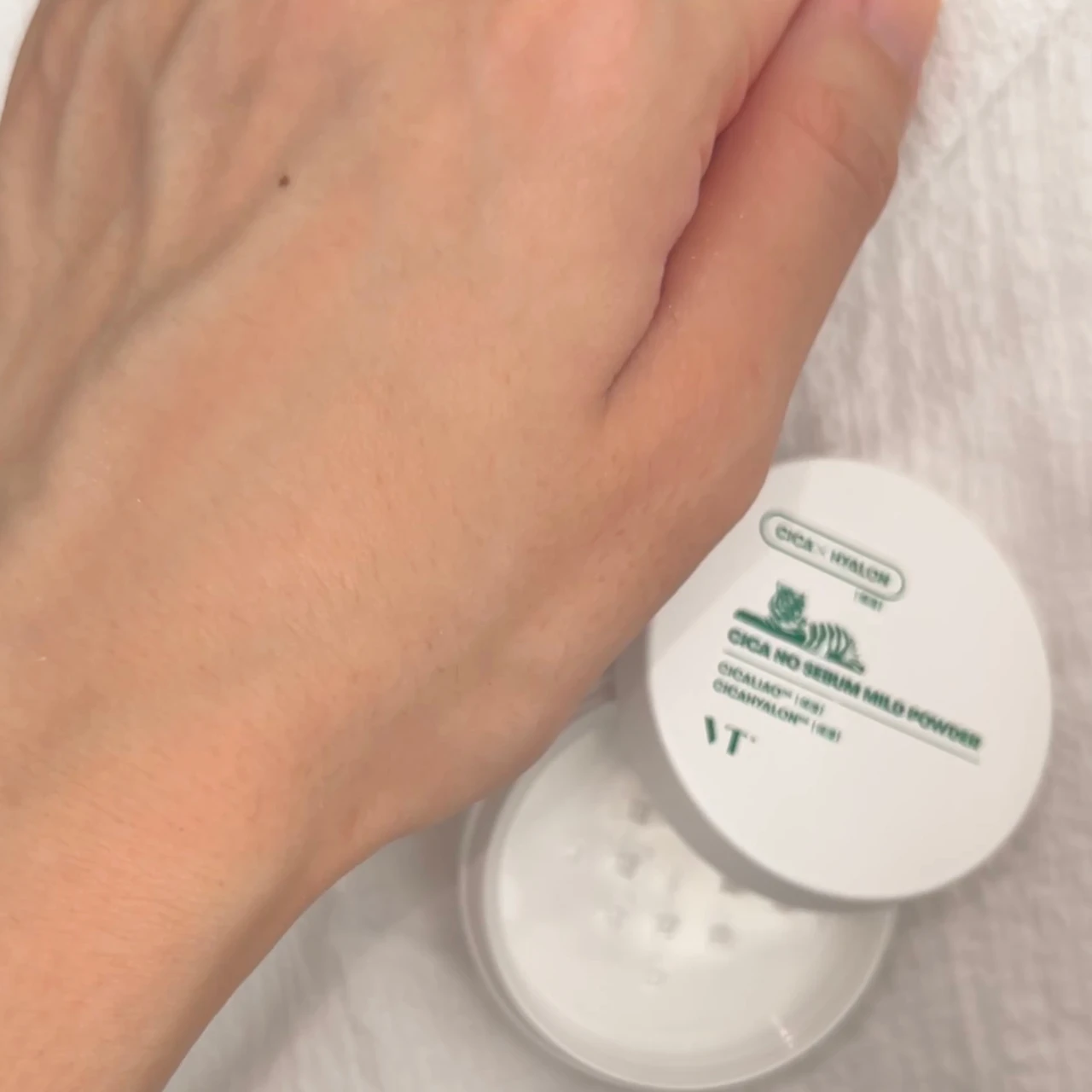 【VT コスメティックス】テカる隙を与えない！さらさら美肌が叶うマルチなノーセバムパウダー_3_2