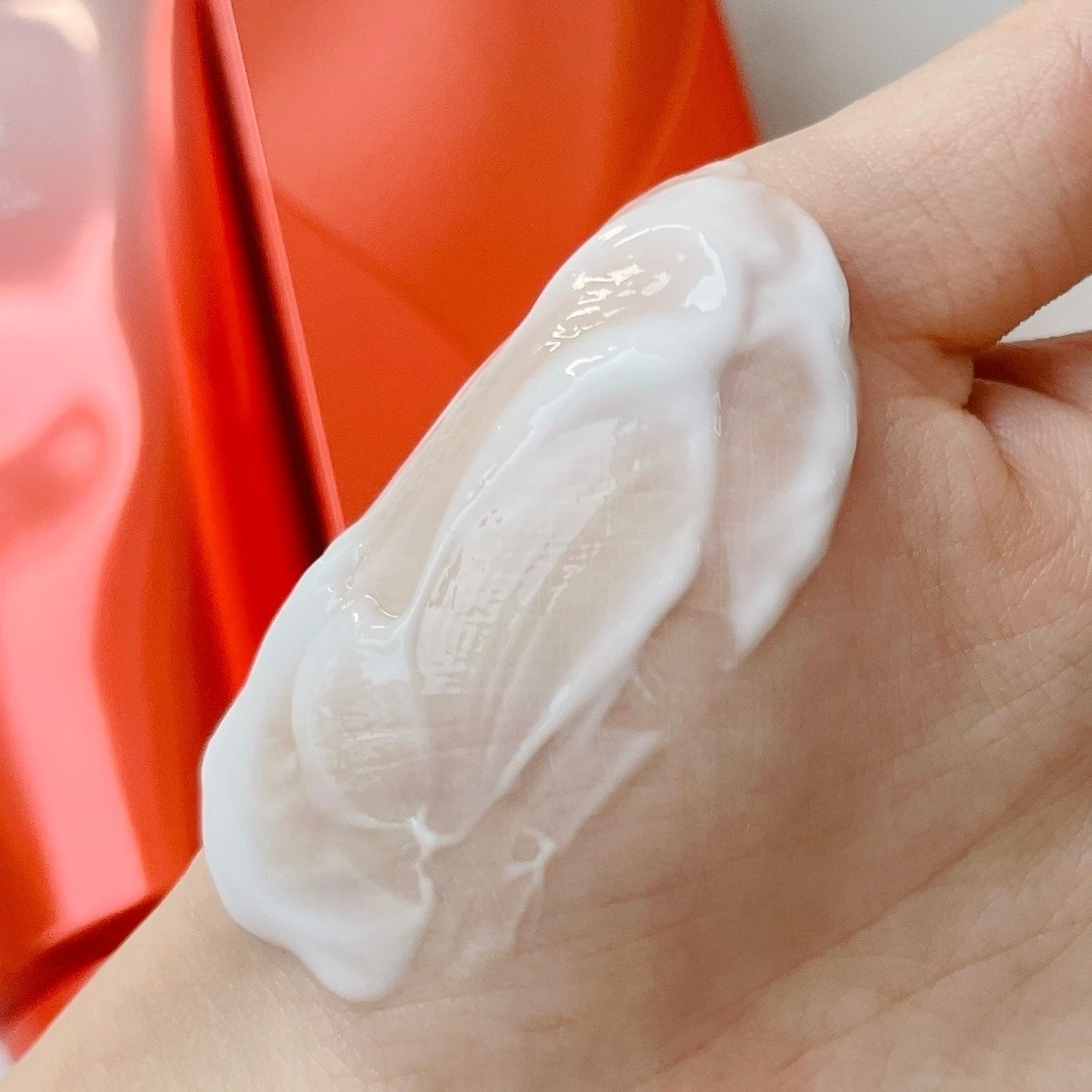 【エスト インテンシブ ボディセラム】顔レベルのスキンケア技術をボディにも！エスト先進のテクノロジーを搭載したエイジングケアボディ用美容液♡_3_2