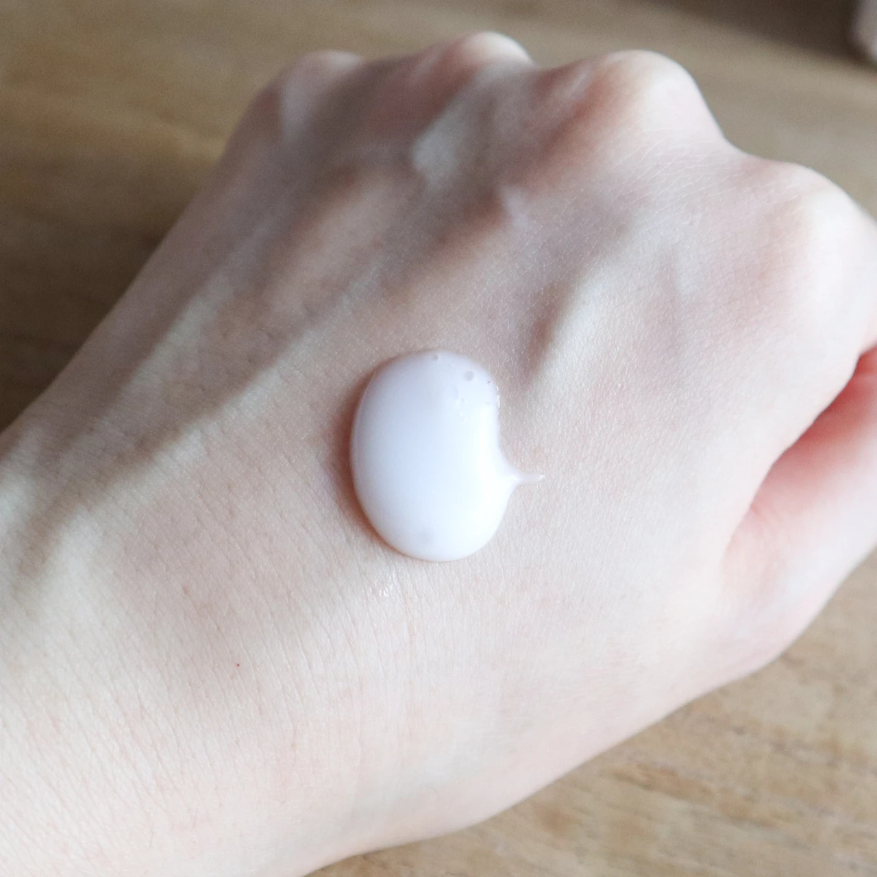 リッツ モイスト ボディミルク テクスチャ