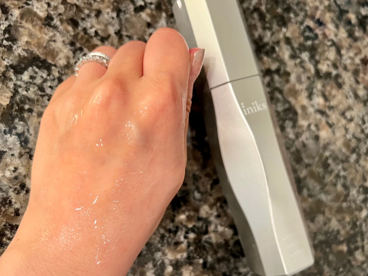 【イニクス】たっぷり使いたくなる敏感肌用美容液!_3