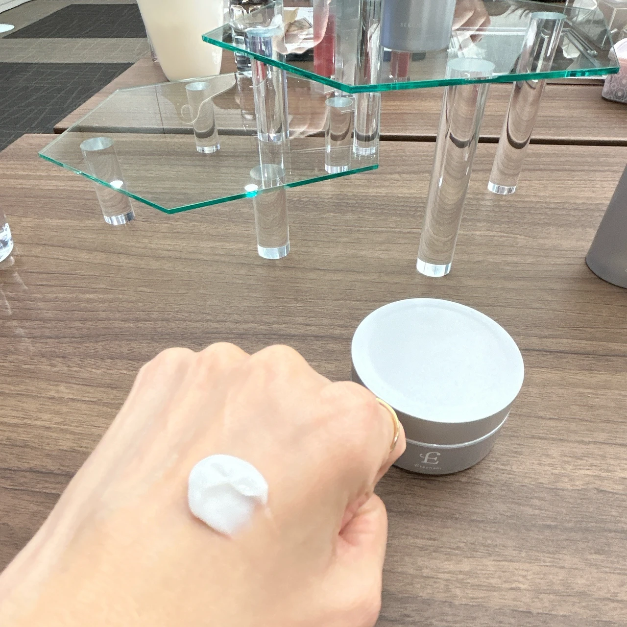 エテルナムクリーム