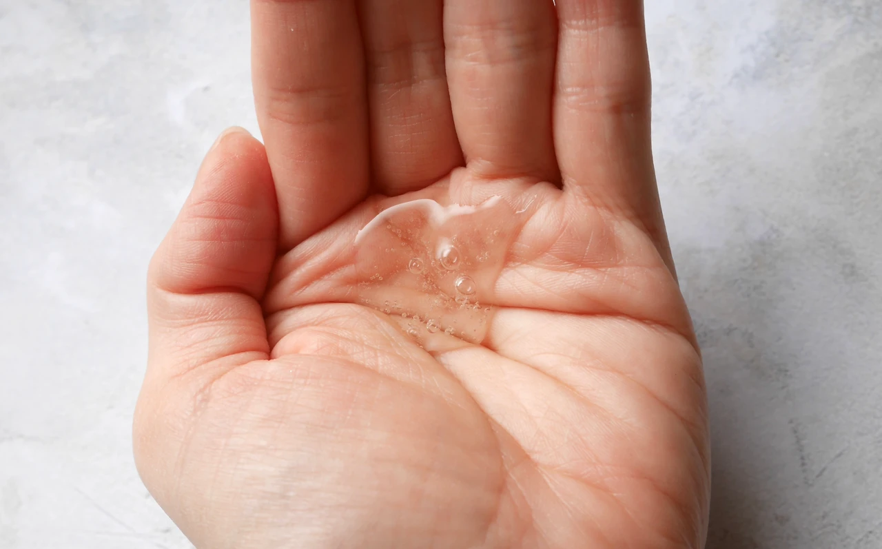 艶髪を目指したい人集まれ！導入美容液発想で作られたシャンプーをご紹介♥_2