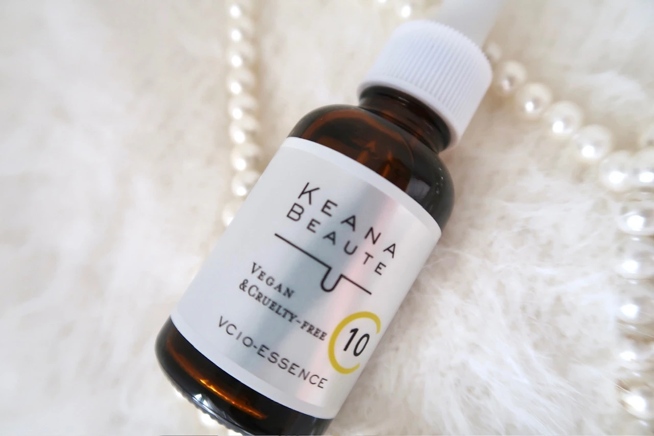 ケアナボーテ VC10濃美容液のパッケージ