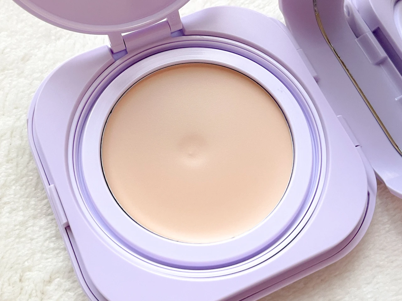 【メイベリン新作ファンデ】まるで生チョコ感覚？！なめらかバームで厚塗りゼロ肌へ_2