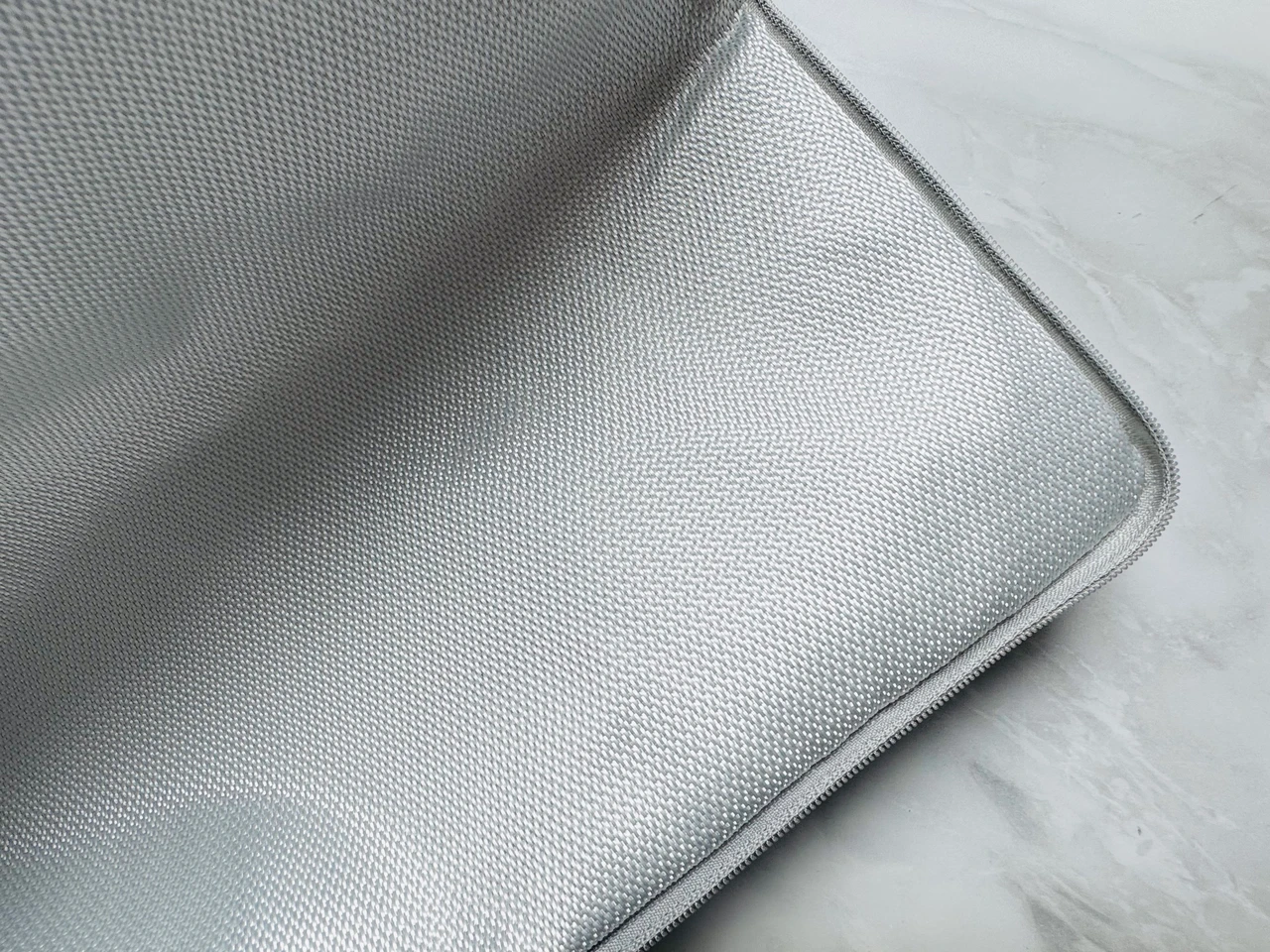 ケアレクト by プリュスオーのスムースケアアイロンの付属ポーチ