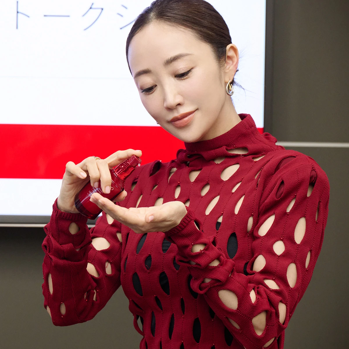 神崎 恵さんが惚れ込んだアルティミューン美容液