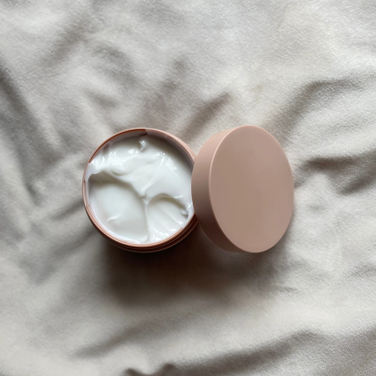 ぷるんとしたジェルクリームのようなまろやかテクスチャー。