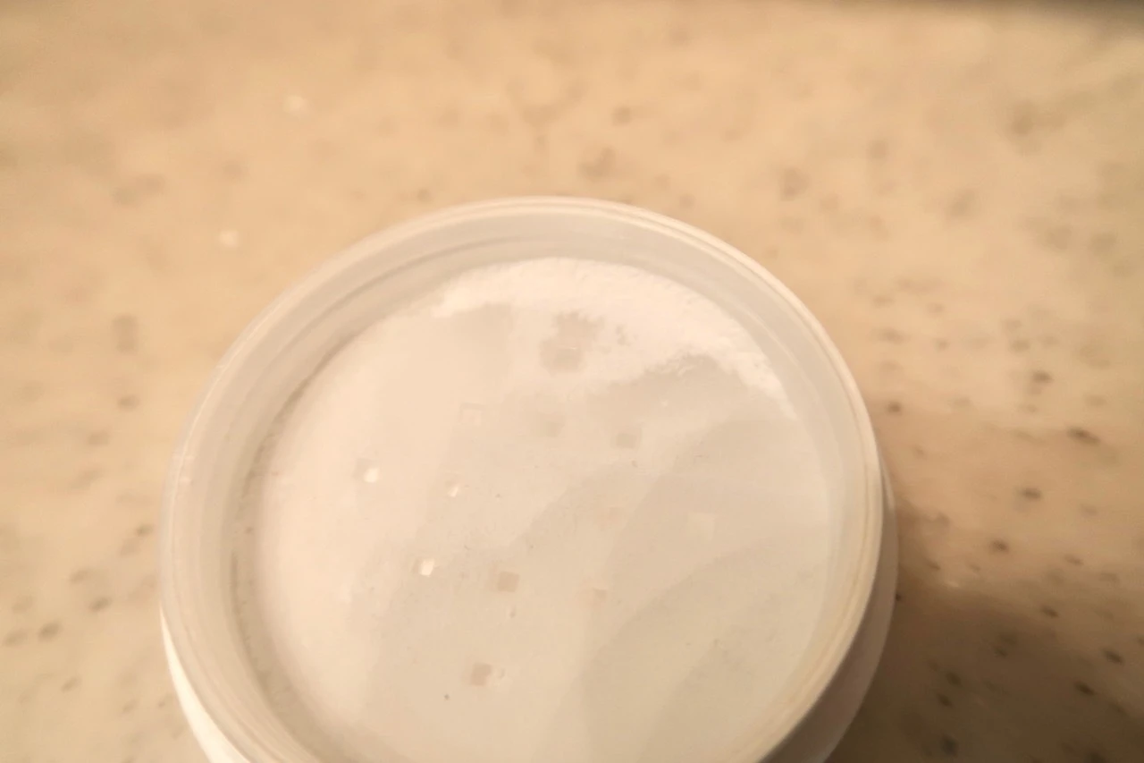 【1日テカリなし！メイクしたてのサラサラ肌がキープできるノーセバムパウダー】VT CICA ノーセバム マイルドパウダー_3_1