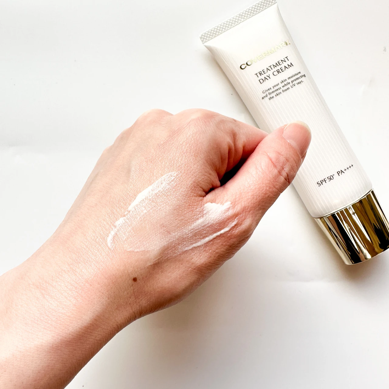 乾燥肌さんにおすすめ！【カバーマーク トリートメント デイ クリーム】ツヤ・ハリ感がすごい日焼け止め下地_5_2