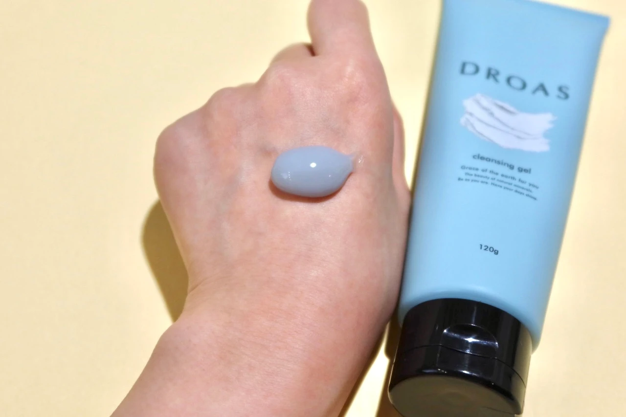 泥の力でスッキリ！ドロアス クレイクレンジングジェルとクレイクリアウォッシュ_2_1