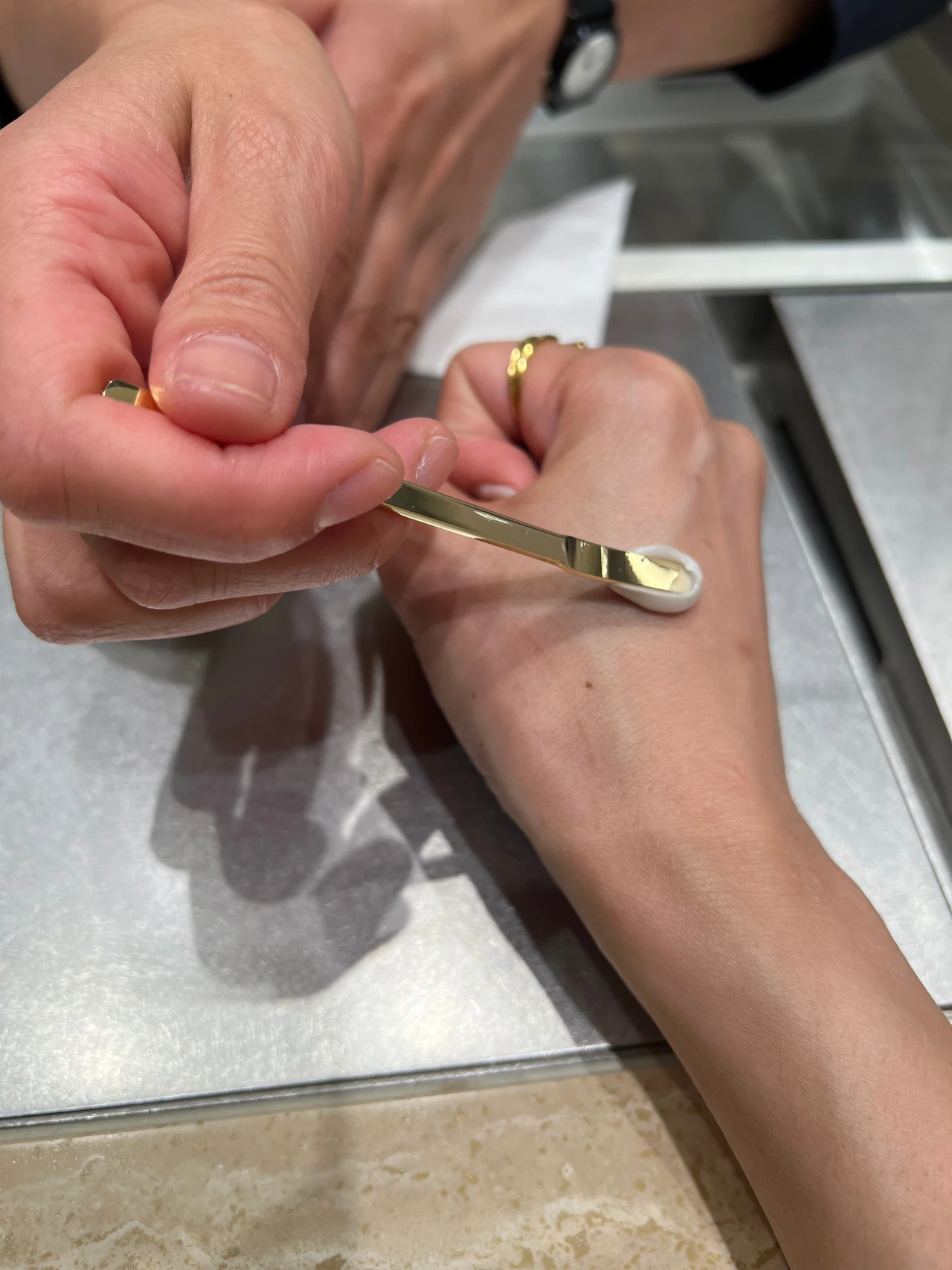 使ってみたら肌感激。10/4新発売の「ディセンシア クリーム」がアラサーの味方すぎる!_9