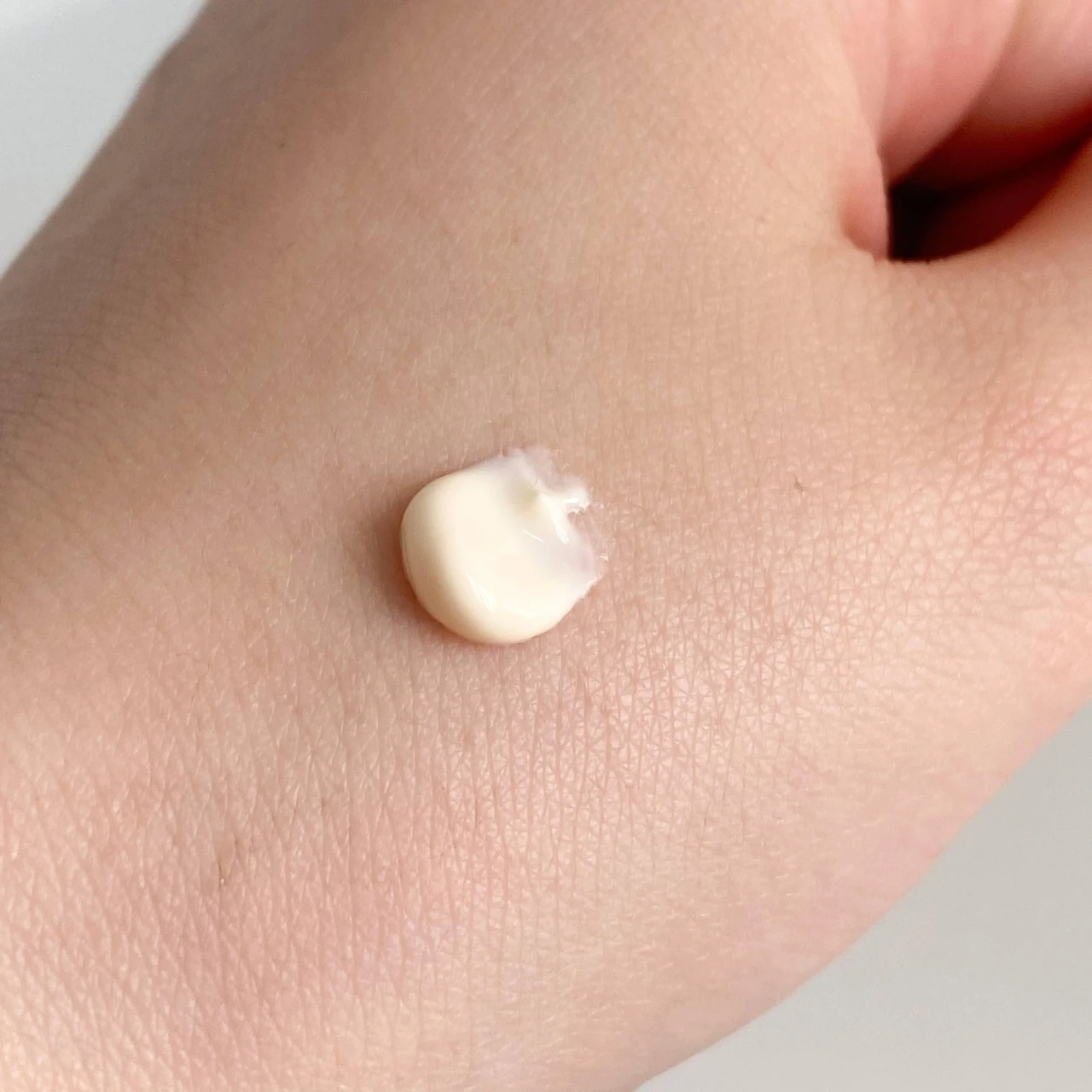 【カバーマーク トリートメント デイ クリーム】乾燥肌におすすめ！ベスコス受賞の人気日焼け止めクリームをご紹介☆_3_1