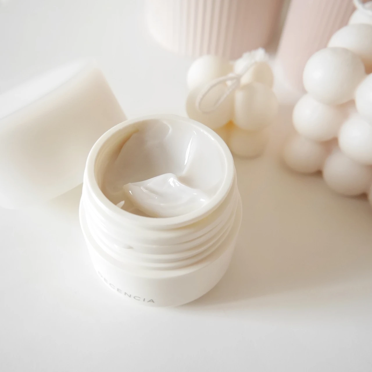 【ディセンシア】菌発想の新美白美容液と敏感でゆらぎがちな肌の土台（※１）を整える角層クリーム®︎でエイジングケアを！_5_1