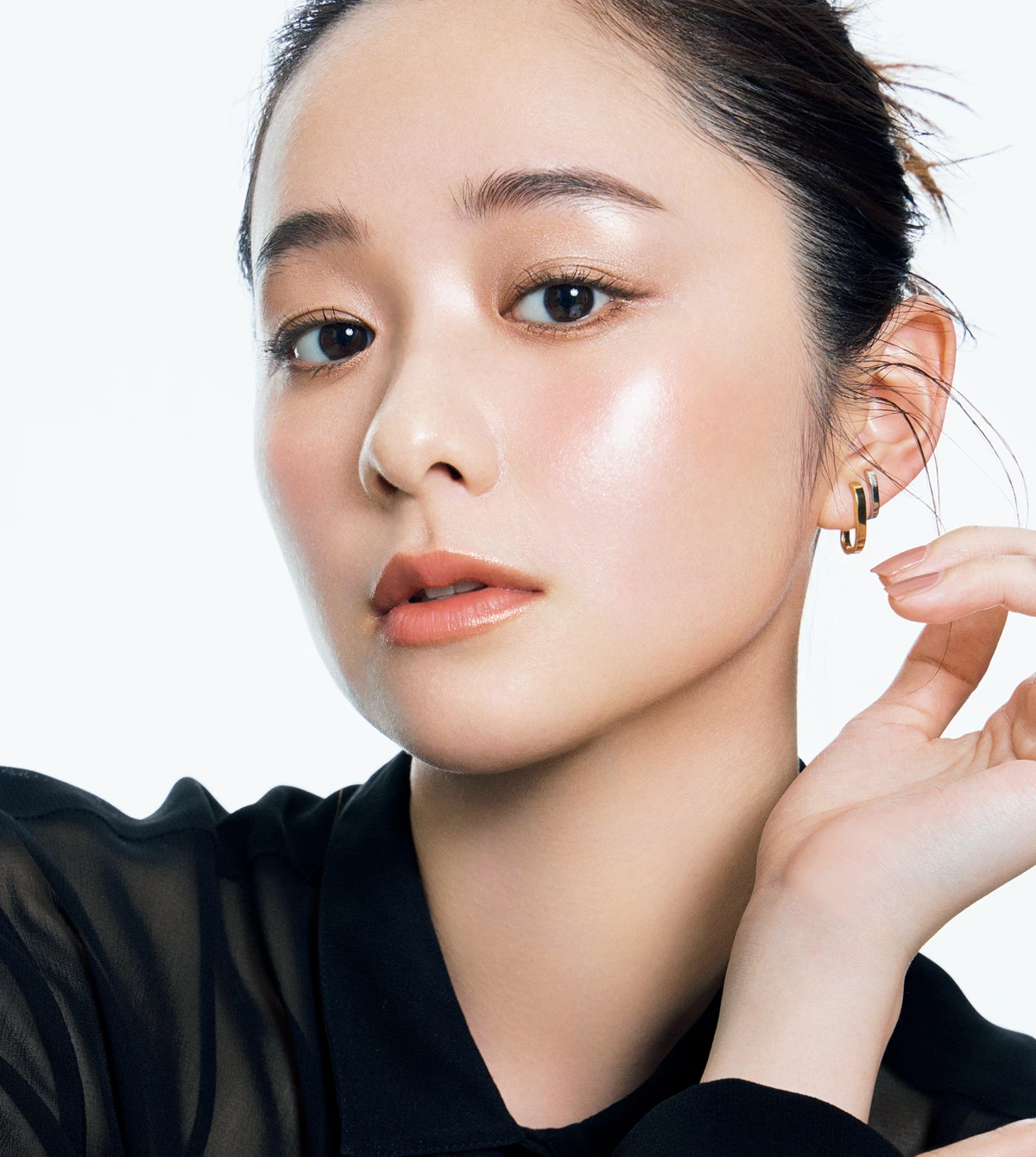 ディオールスキン フォーエヴァーから新登場　光をとらえて肌質、顔立ちまでも美しく_10