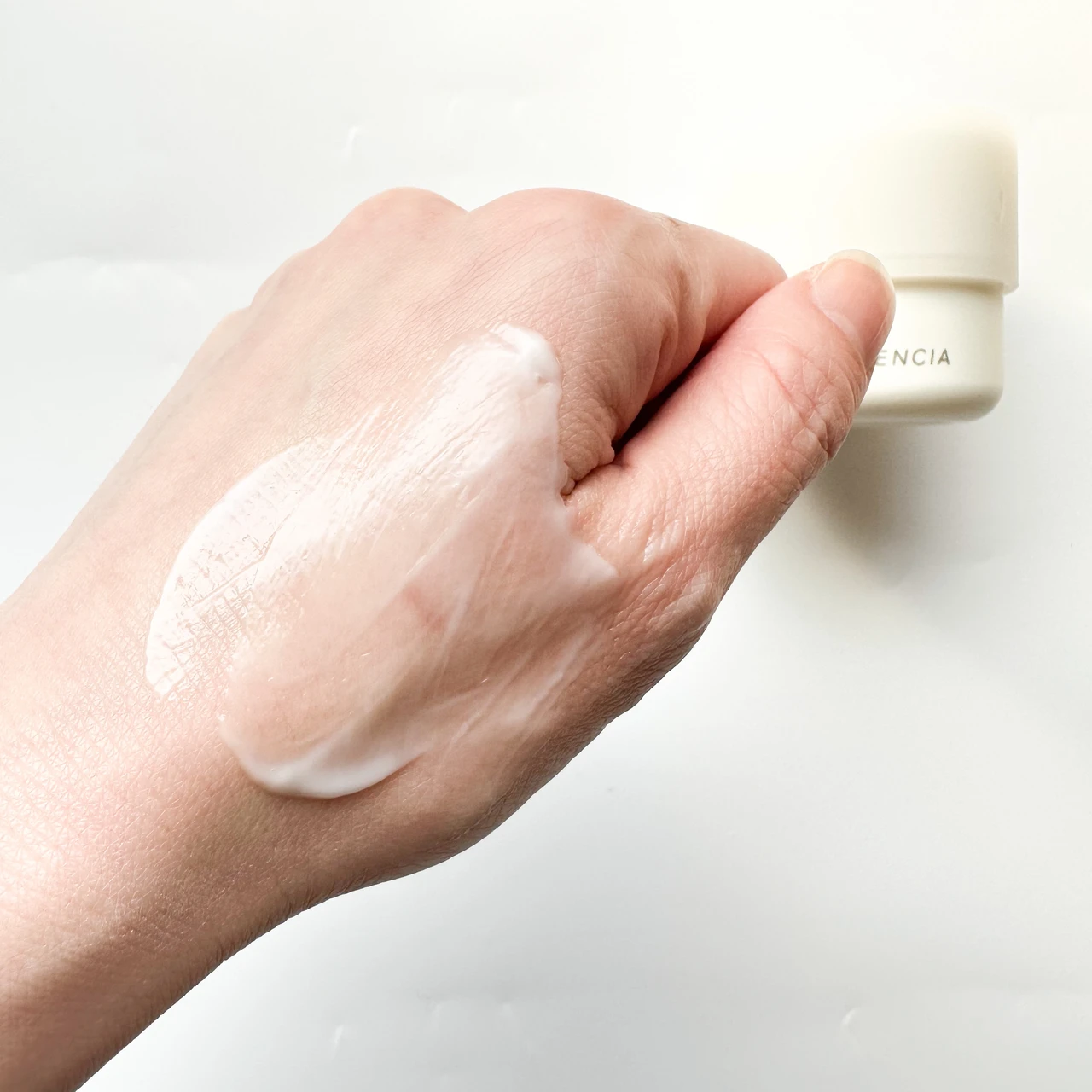 【3月9日発売 ディセンシア ホワイトF/L コンセントレート】肌が敏感な時にも使いやすい美白美容液!_6_2