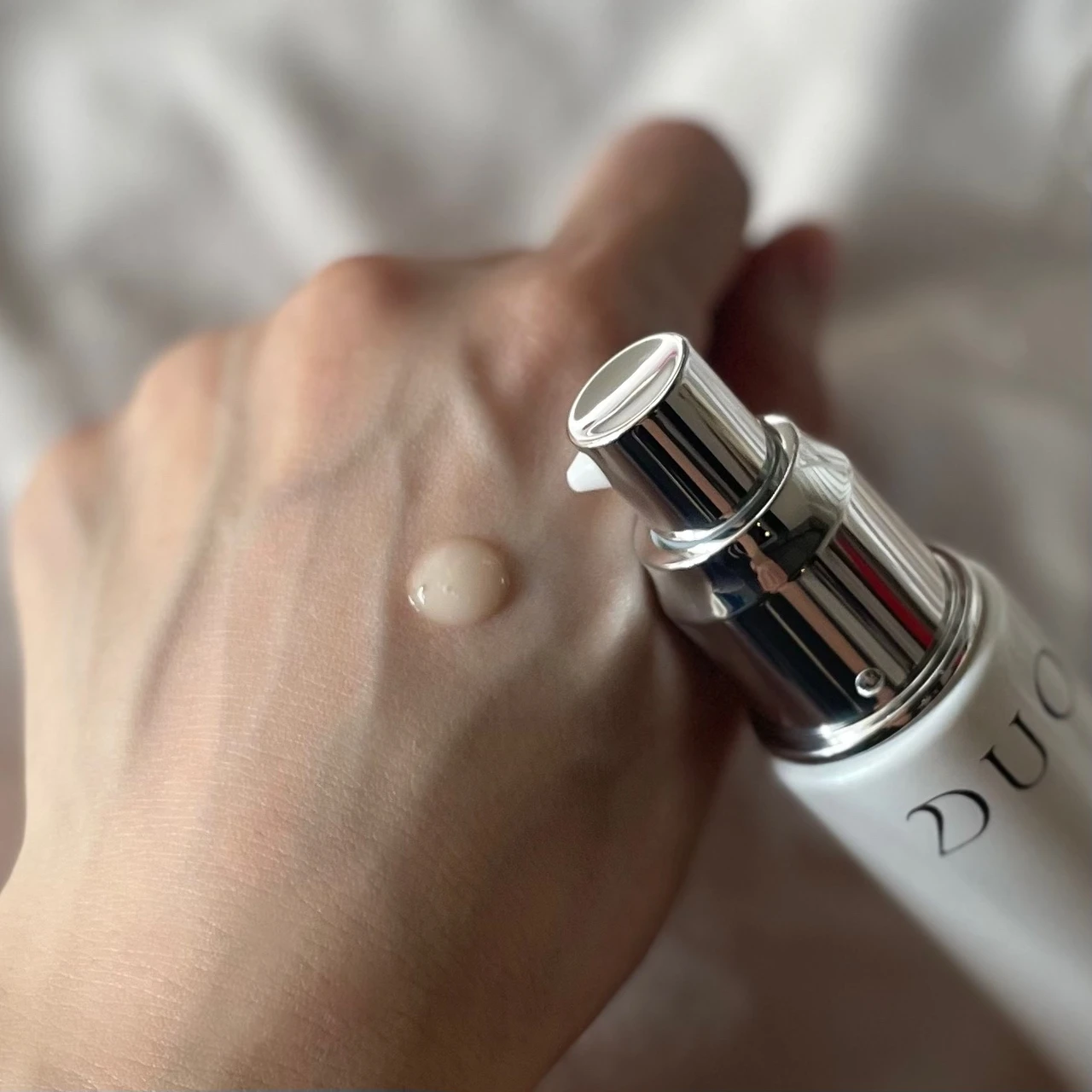 デュオ新作美容液はみずみずしい使用感