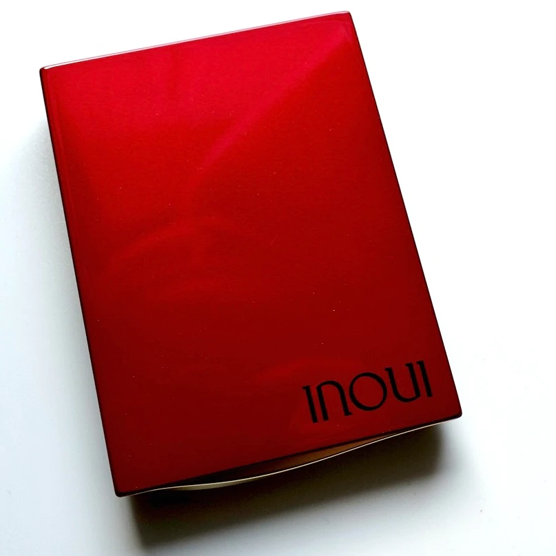 2025年8月21日数量限定発売のinoui（インウイ）プレストパウダーのパッケージ