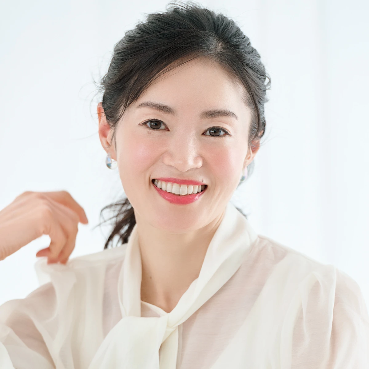 美白ケア前の新常識、始めよう! トランシーノの新「ジェル洗顔」でくすみ(※1)&毛穴汚れ対策_2