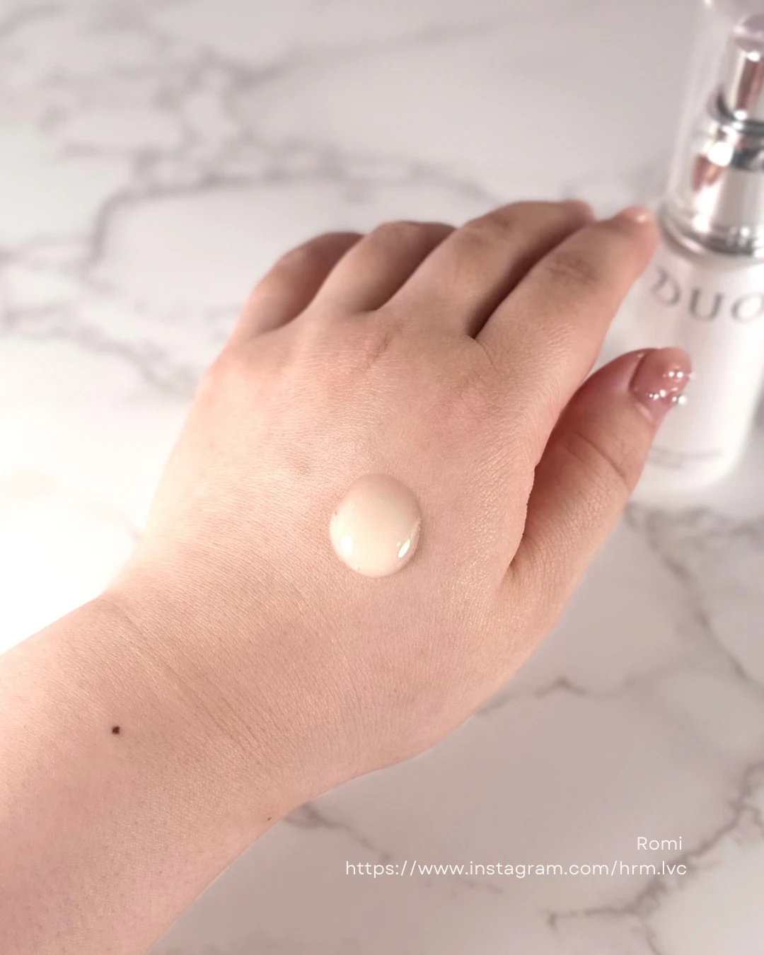 デュオ ザ 薬用美白リンクルセラム [医薬部外品] テクスチャ