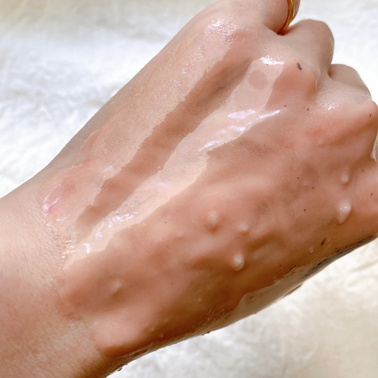 「しぼみ肌」ケアのできる新美容液と、肌負担最小限の名品クレンジングバーム、使ってみました_12