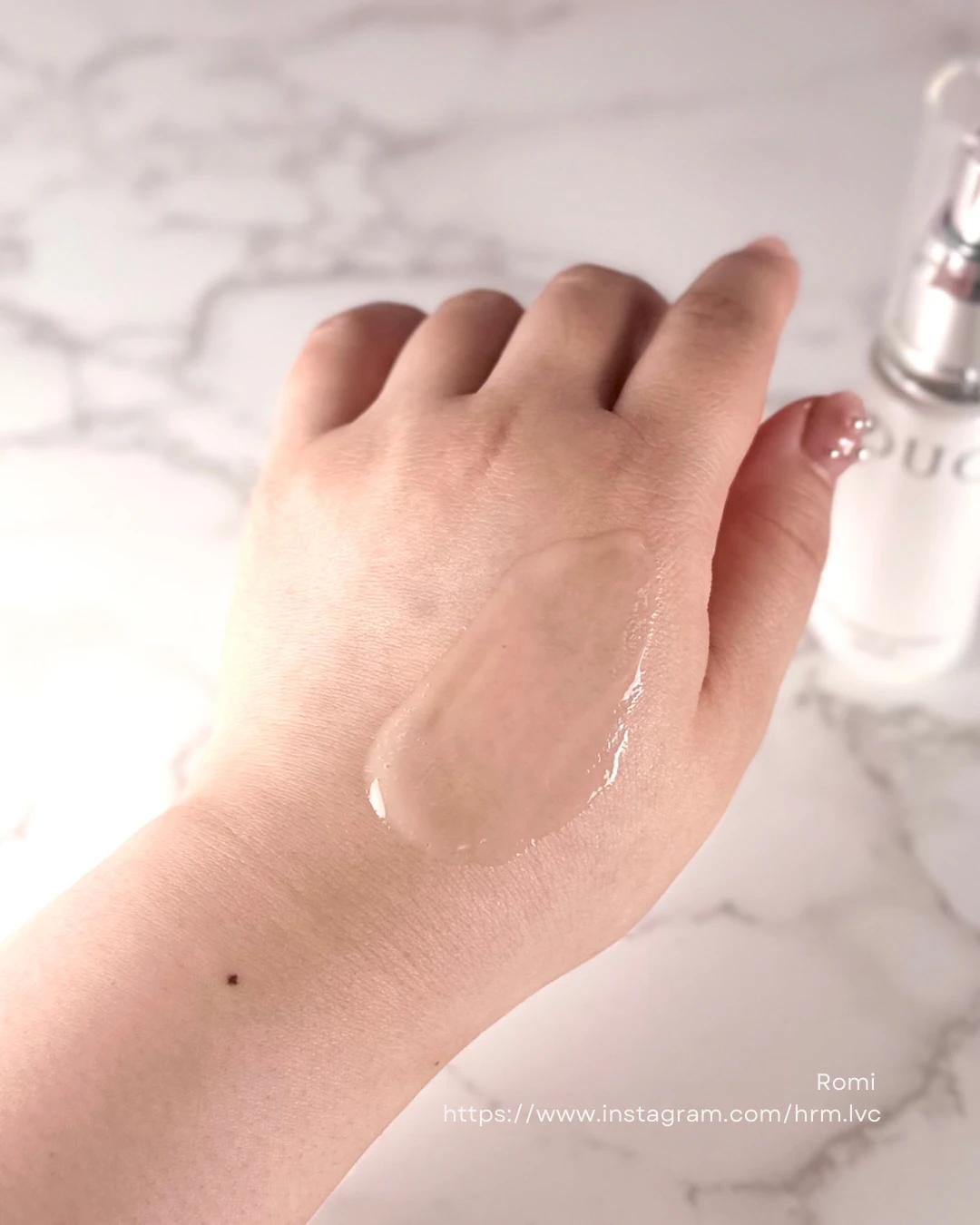 デュオ ザ 薬用美白リンクルセラム [医薬部外品] テクスチャ