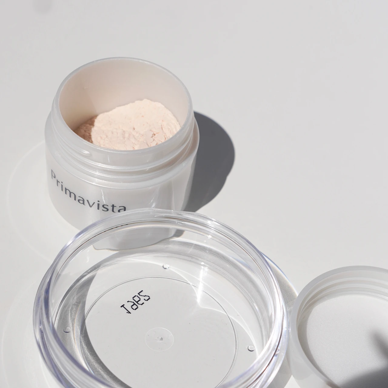 肌に溶け込む艶肌パウダーがプリマヴィスタから新登場！ふわっと微細パウダーでつるんとしたお肌を演出。_2_1