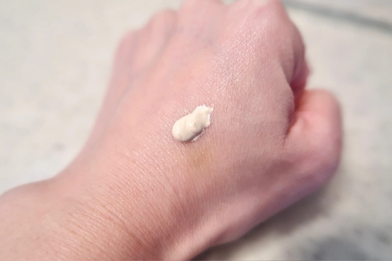 【春夏の強い味方♡ポイントメイクもベースメイクも日焼け止めだけで叶えられる】アリィー クロノビューティー ノーファンデUV&チーク_4