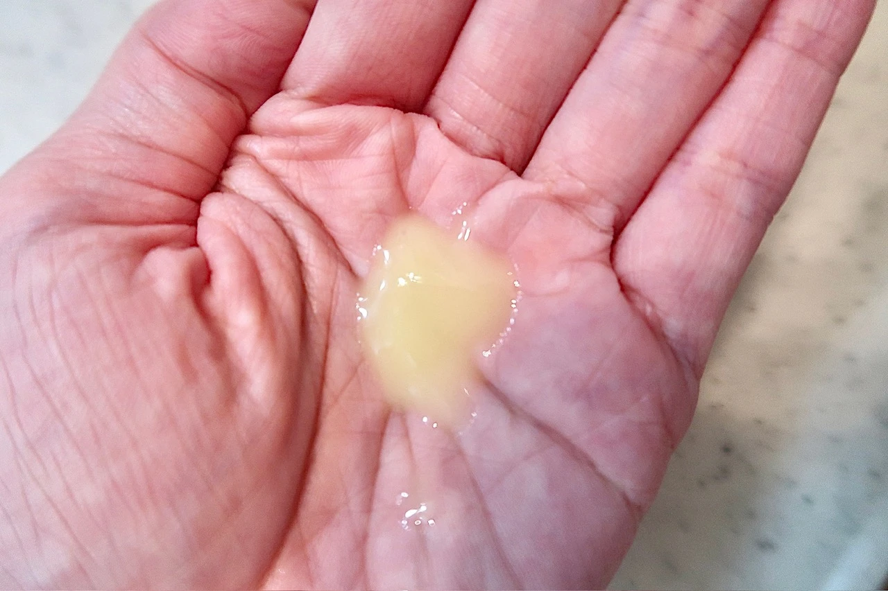 Beエッセンスセラム　テクスチャー①