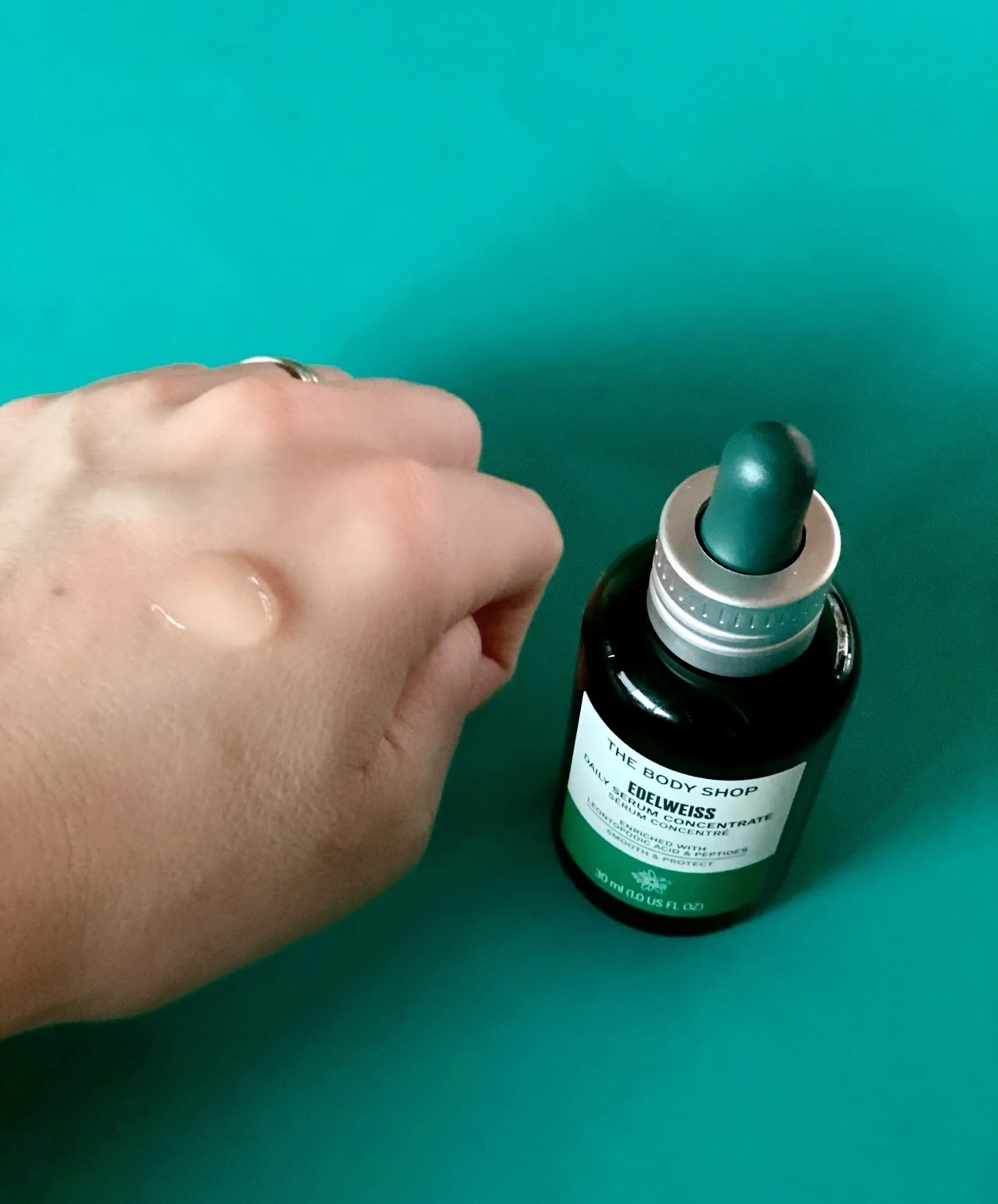 【サステナブルコスメ】揺らいだ肌の安定に！
ザ・ボディショップ　エーデルワイス コンセンレート セラム_2_1