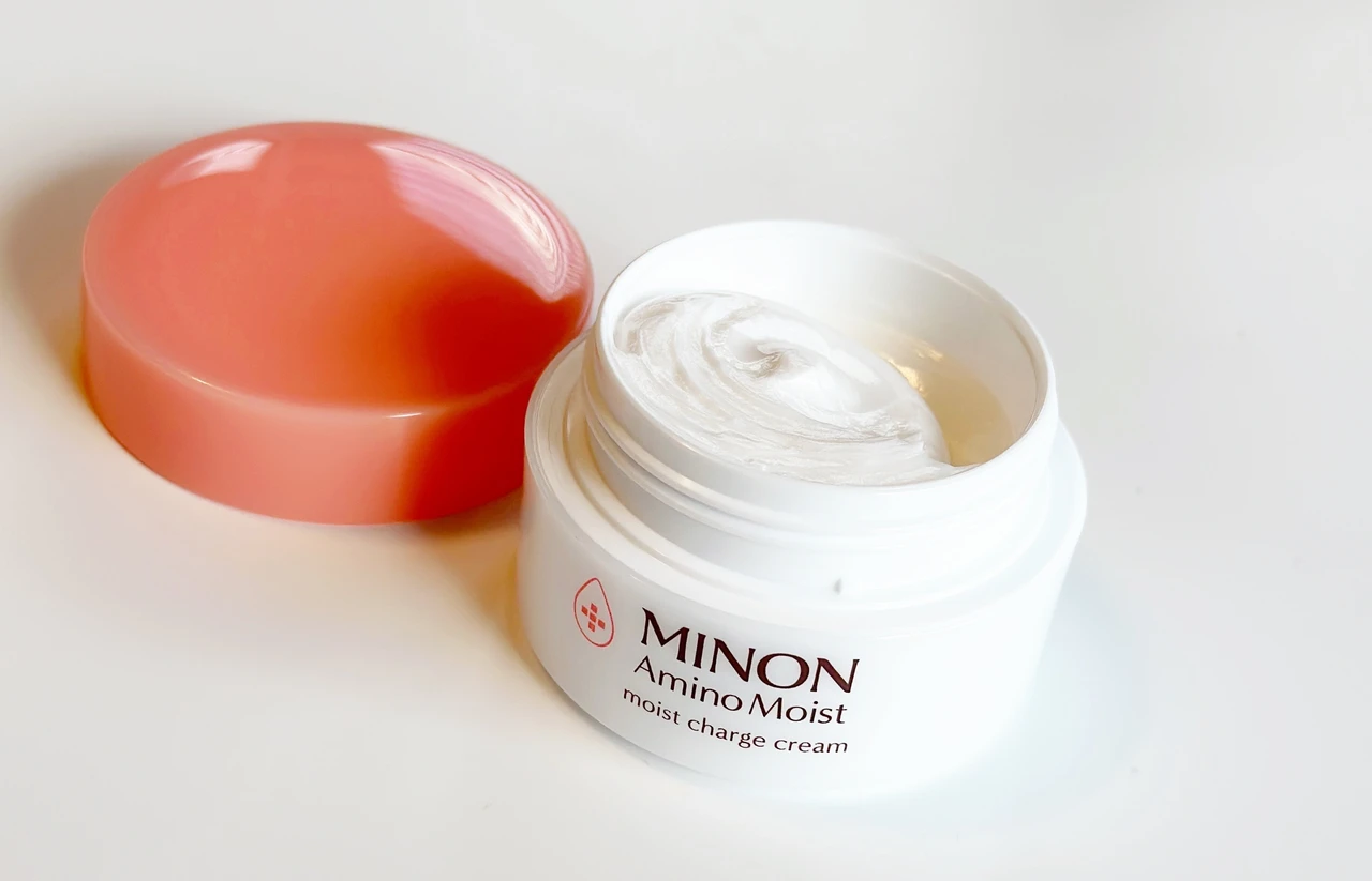 敏感肌さんにもおすすめのクリーム【ミノン　アミノモイスト　モイストチャージ　クリーム】で乾燥にも負けない肌へ。_4