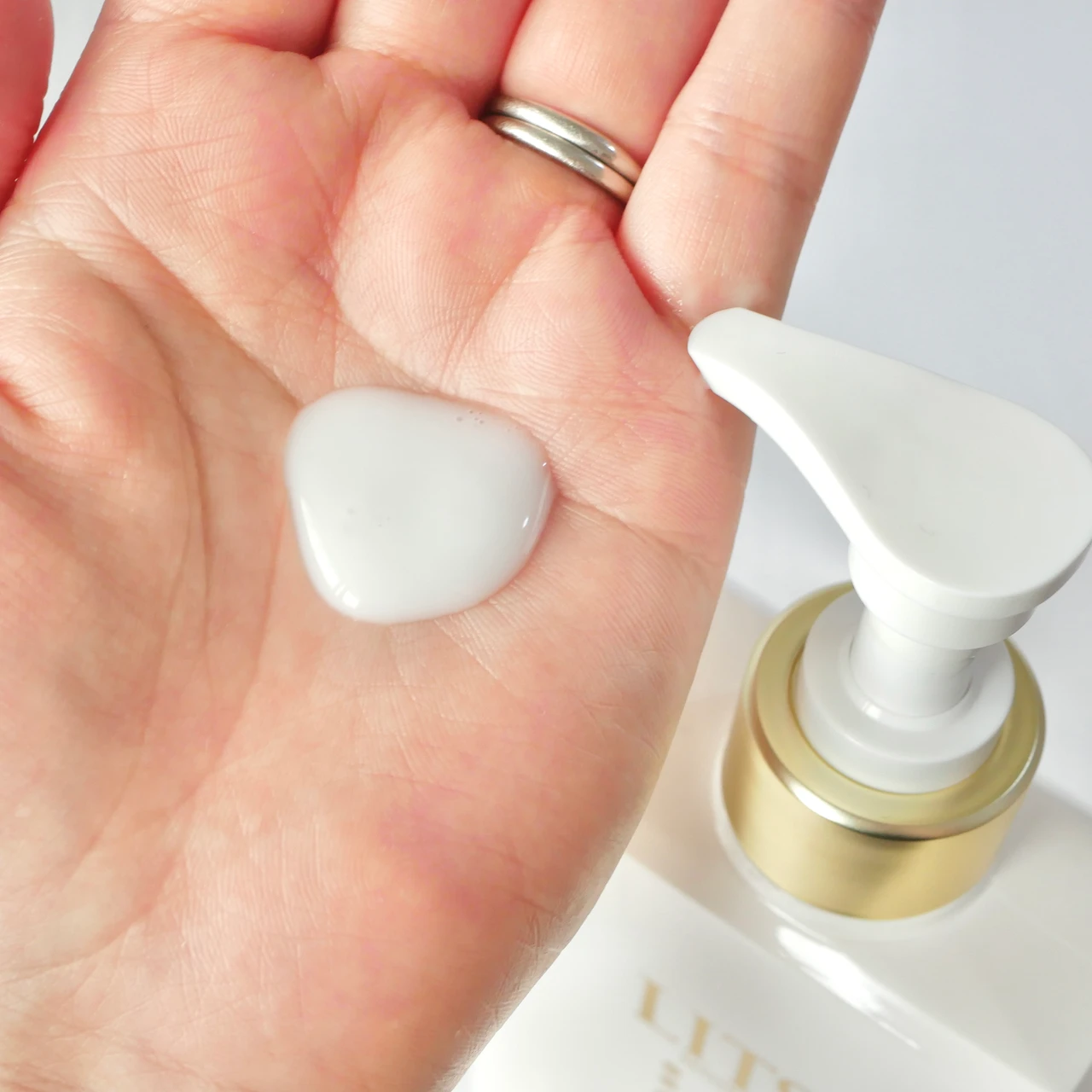 リッツ LITS モイストボディミルク ドラコス