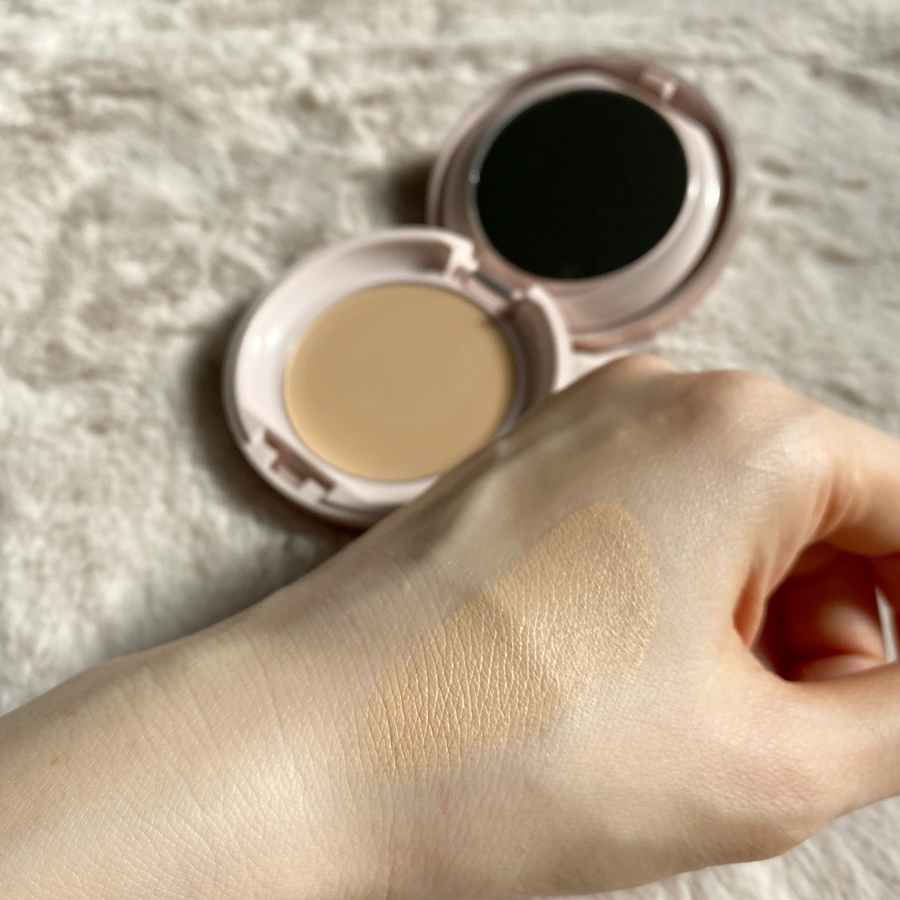 プリマヴィスタ デイトリートメントバーム スウォッチ2