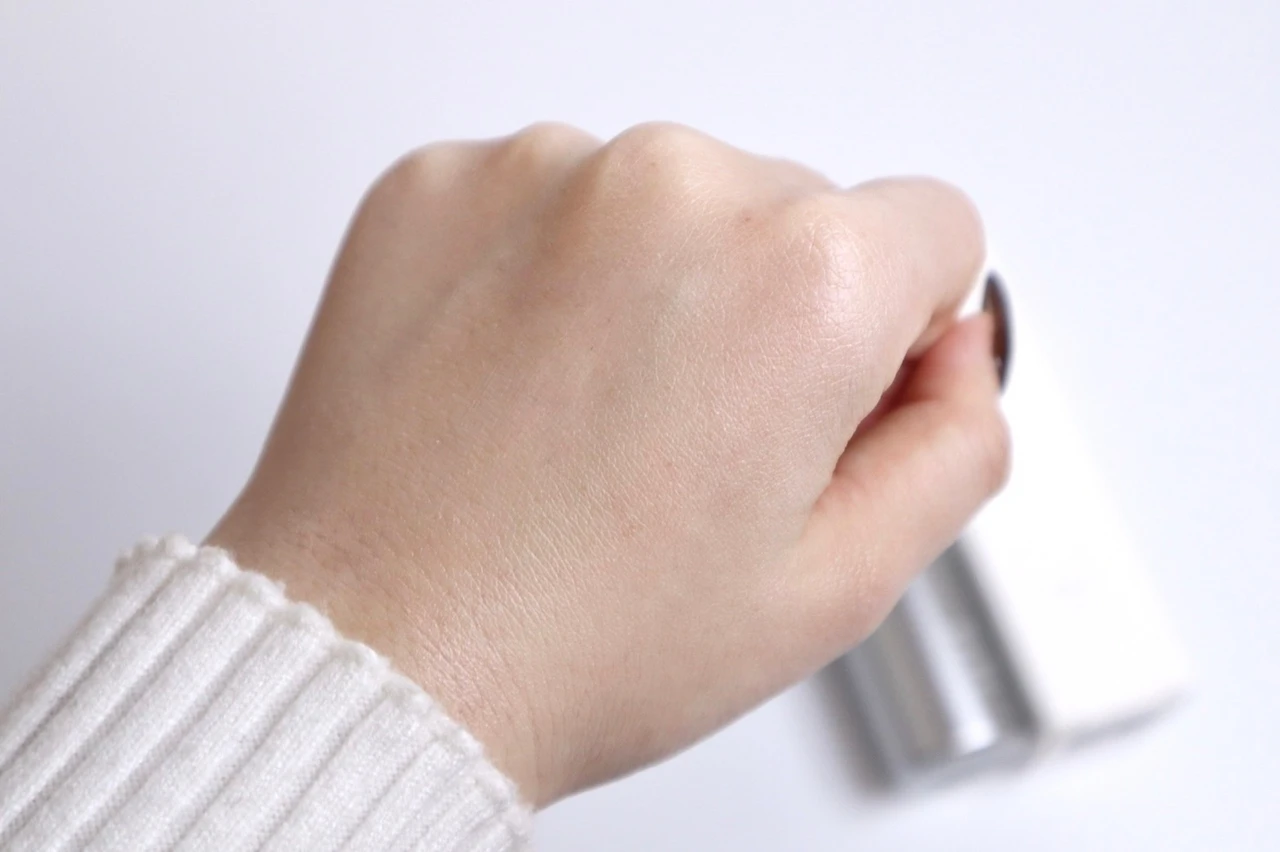 iniks（イニクス） アドバンスバリア デイエッセンス メイク持ち