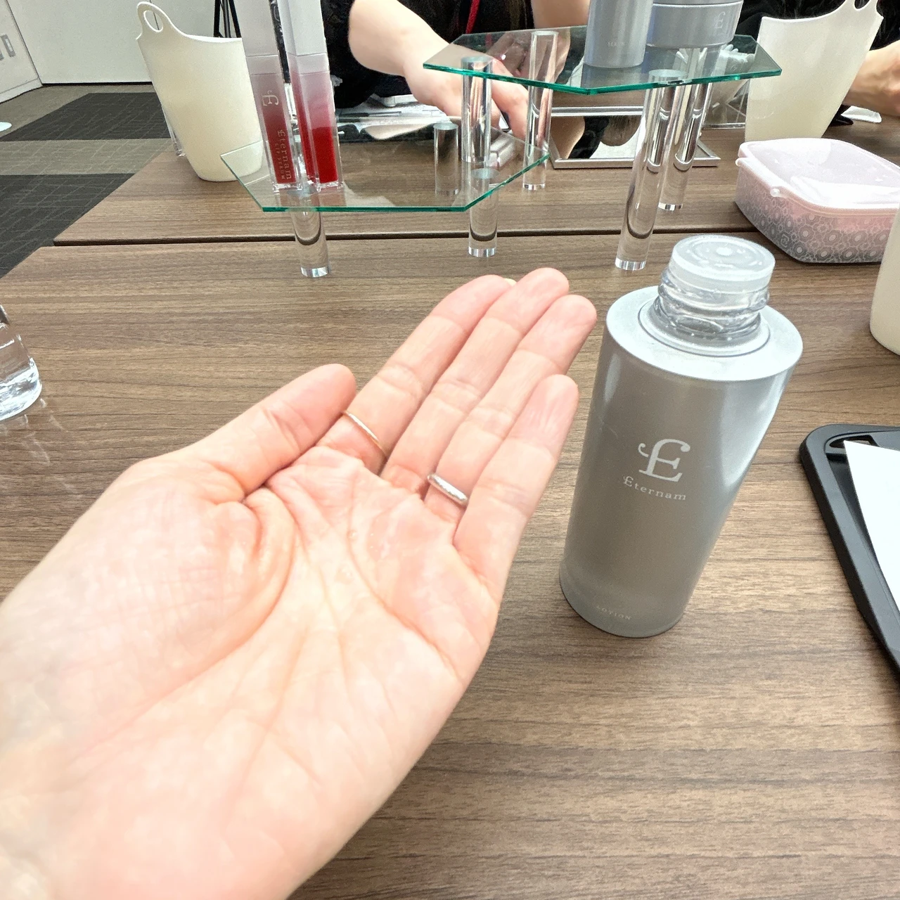 肌を整える【エテルナムローション】