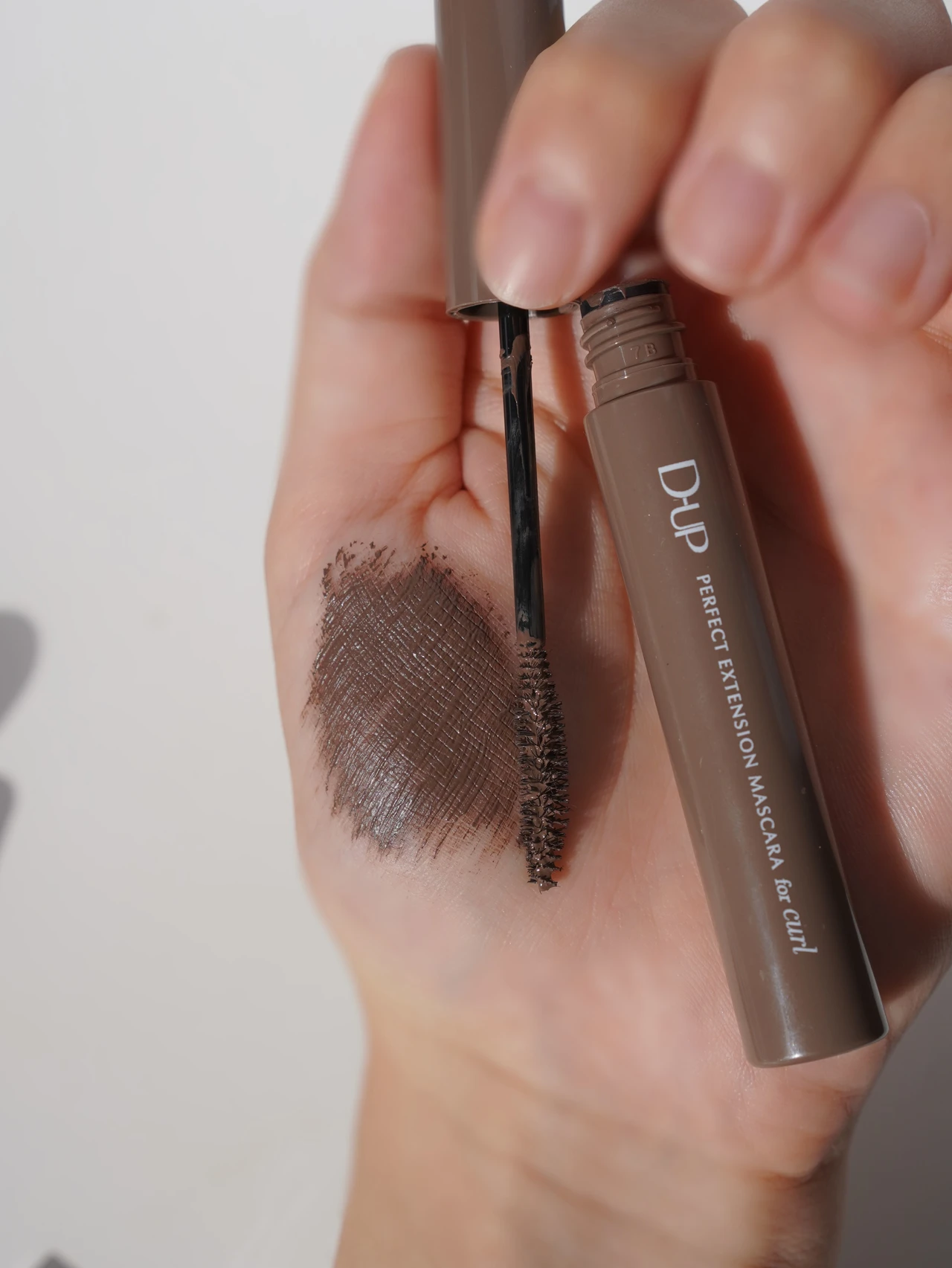 DUPの新色「マロングレージュ」が登場!自まつ毛に透明感が足された繊細仕上がりに感動。_1_2