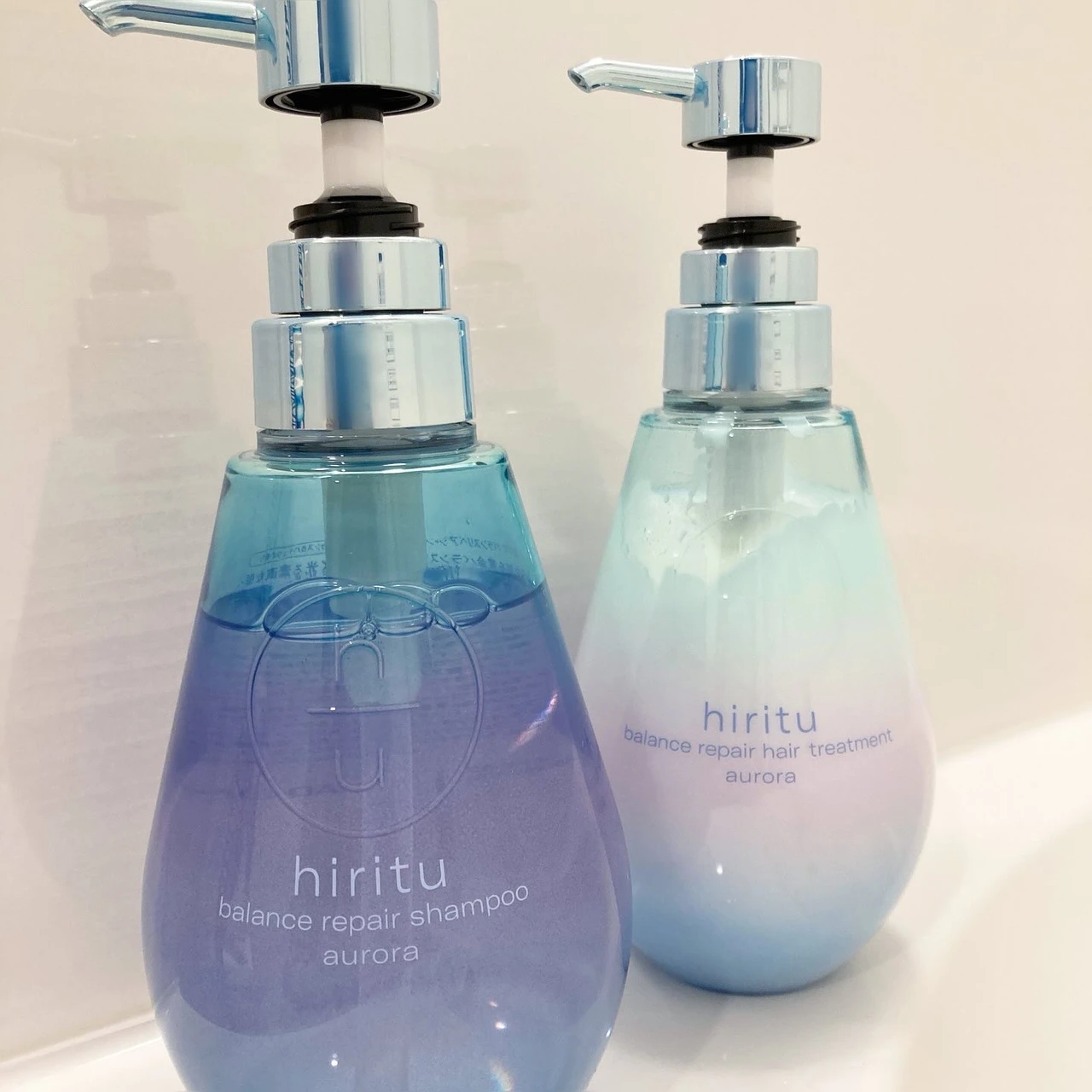 hirituのAURORA SERIES シャンプー&トリートメントで髪の表面・内部をWケア!まとまりあるツヤ髪に導くおすすめヘアケアアイテムをご紹介_3
