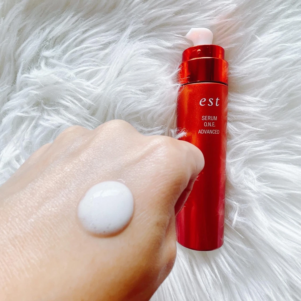 【エスト セラム ワン アドバンスド】大人気の美容液がパワーアップ！エスト史上初“ナイアシンアミド配合”の炭酸泡美容液はシミにもシワにもアプローチ！_2_1