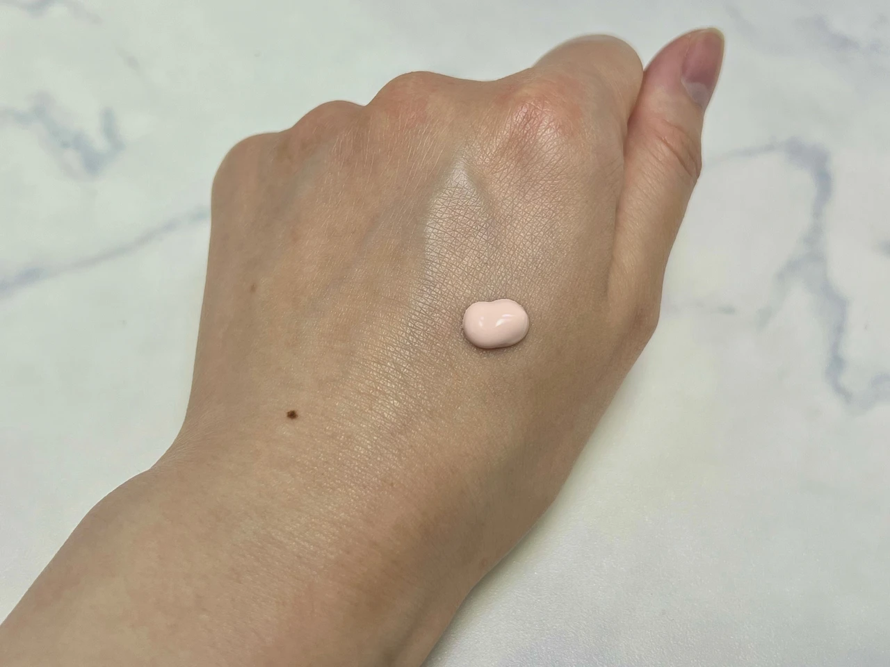 肌あれの要因から敏感肌を守る日やけ止め美容液【iniksアドバンスバリア デイエッセンス】_2_1