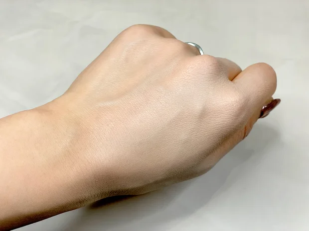 秋のくすみ肌におすすめ！乾燥肌でもツヤが続くシンピュルテの美肌錯覚ファンデーション！