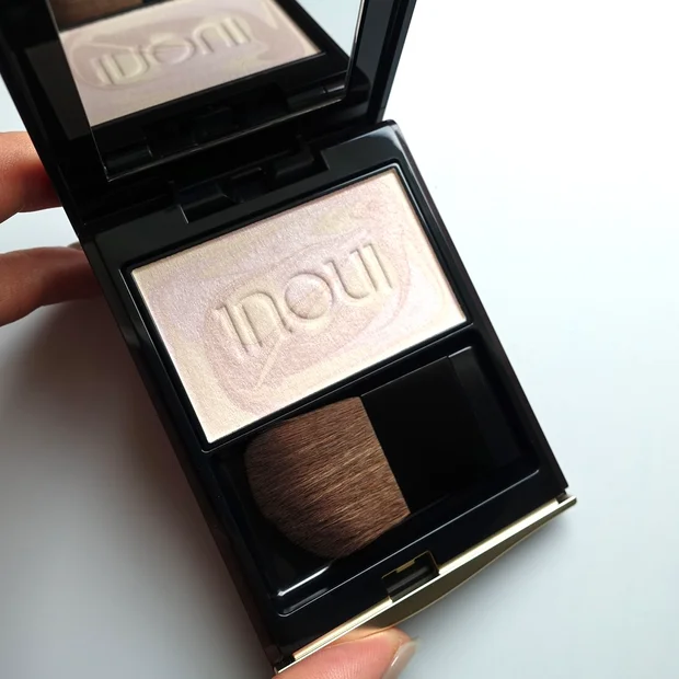 【2025新作・限定】インウイ プレストパウダーレビュー！透明感のあるツヤ肌に