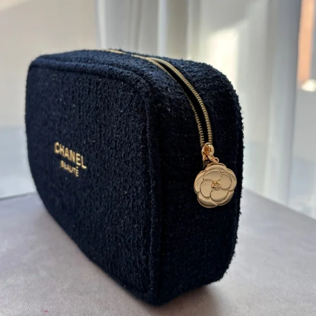 【シャネルホリデーコフレ2025】リップ アンド ネイル ケア セットをレビュー｜即完売の理由とは？